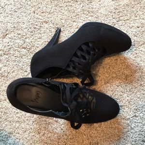 Black suede lace up pumps